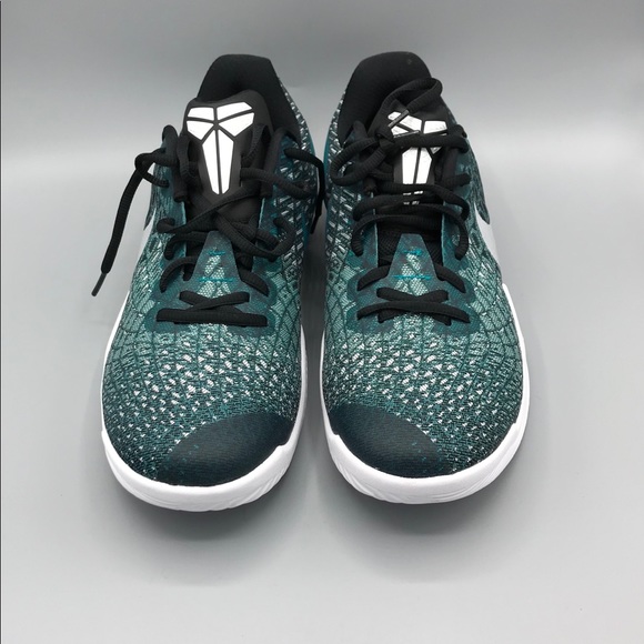 Nike Men’s Kobe Mamba Instinct Basketball Shoes - Picture 2 of 6